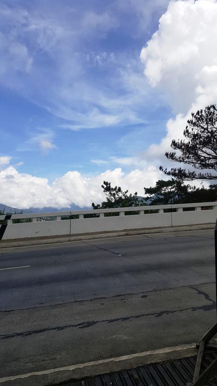 Hollywood Drive-In Hotel Baguio City Dış mekan fotoğraf